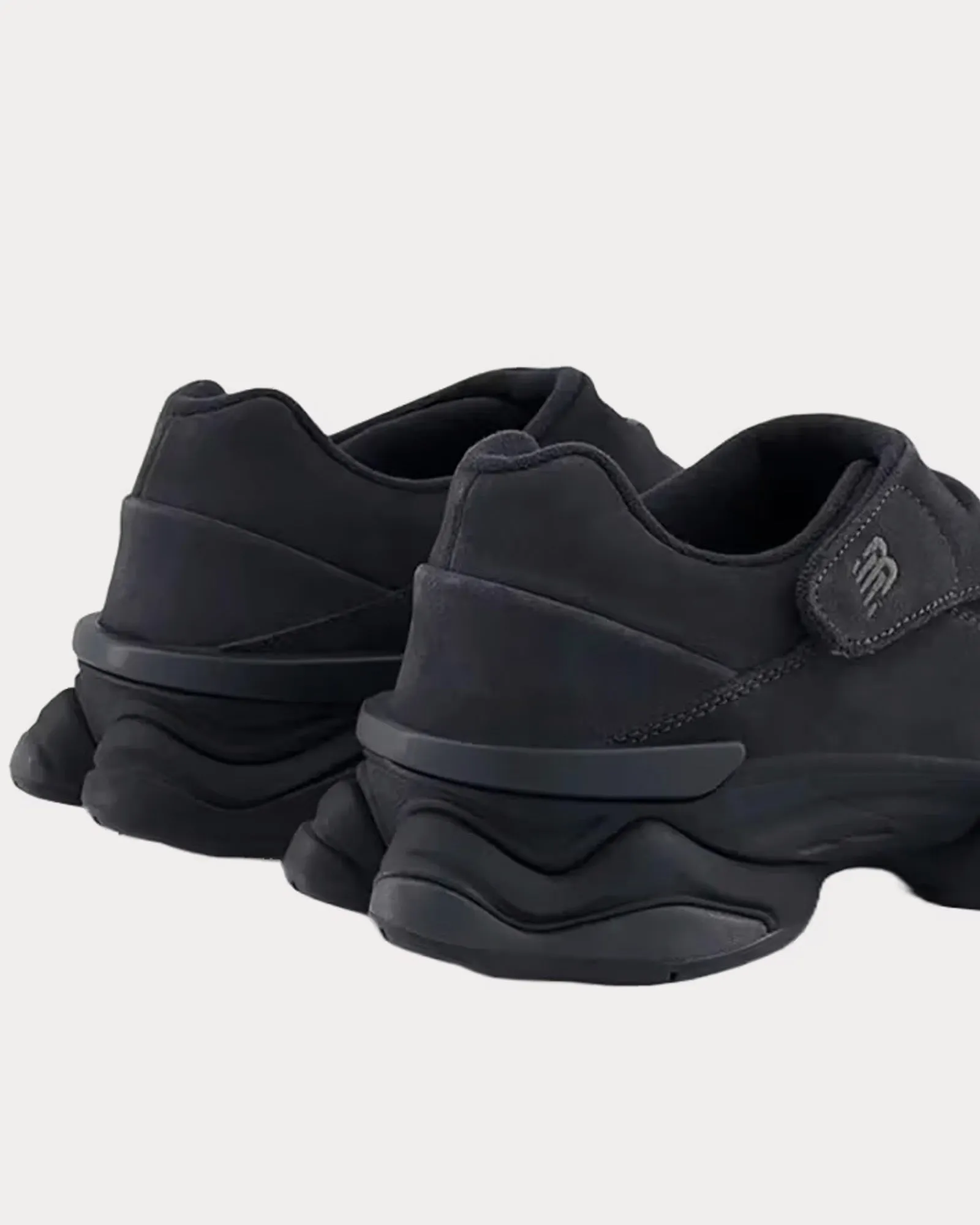 8040 Navy Slip On Sneakers