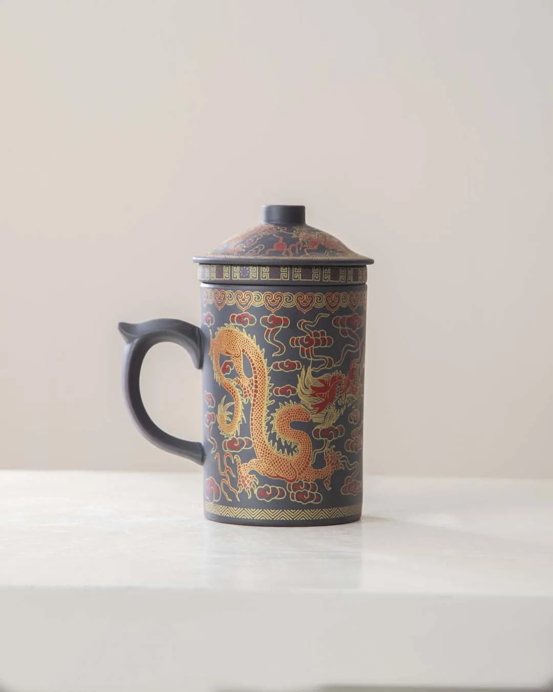 'Dragon' Stoneware Lidded Mug - Dark Brown