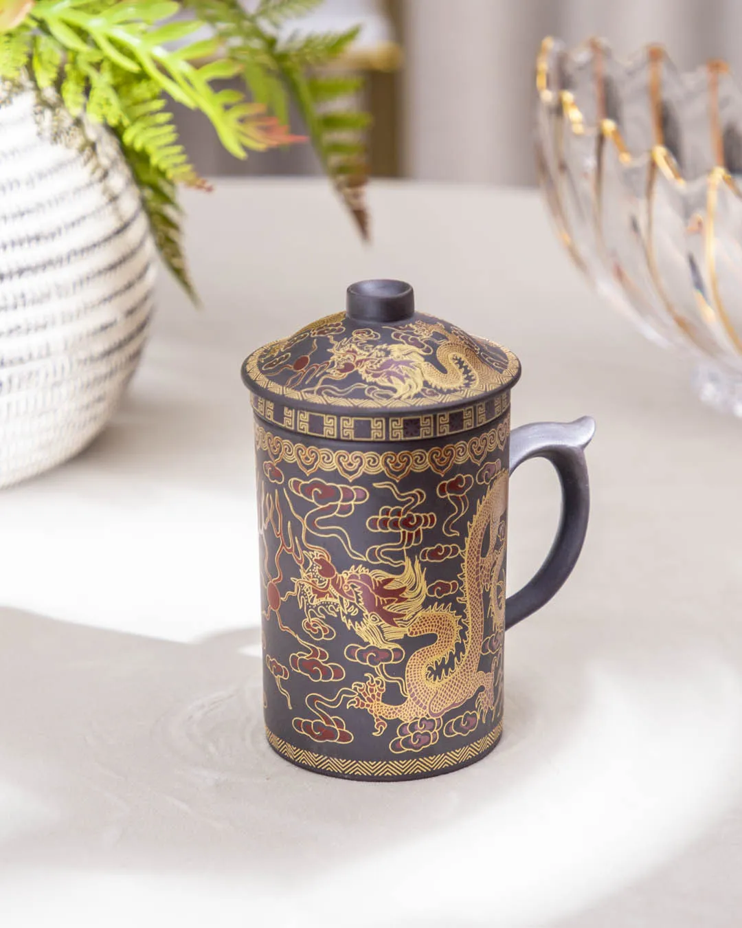 'Dragon' Stoneware Lidded Mug - Dark Brown