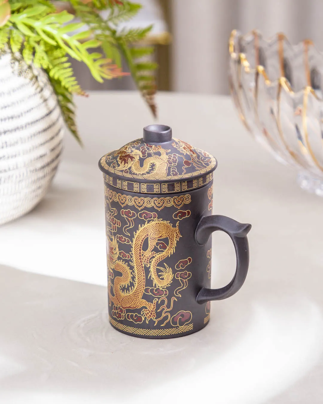 'Dragon' Stoneware Lidded Mug - Dark Brown