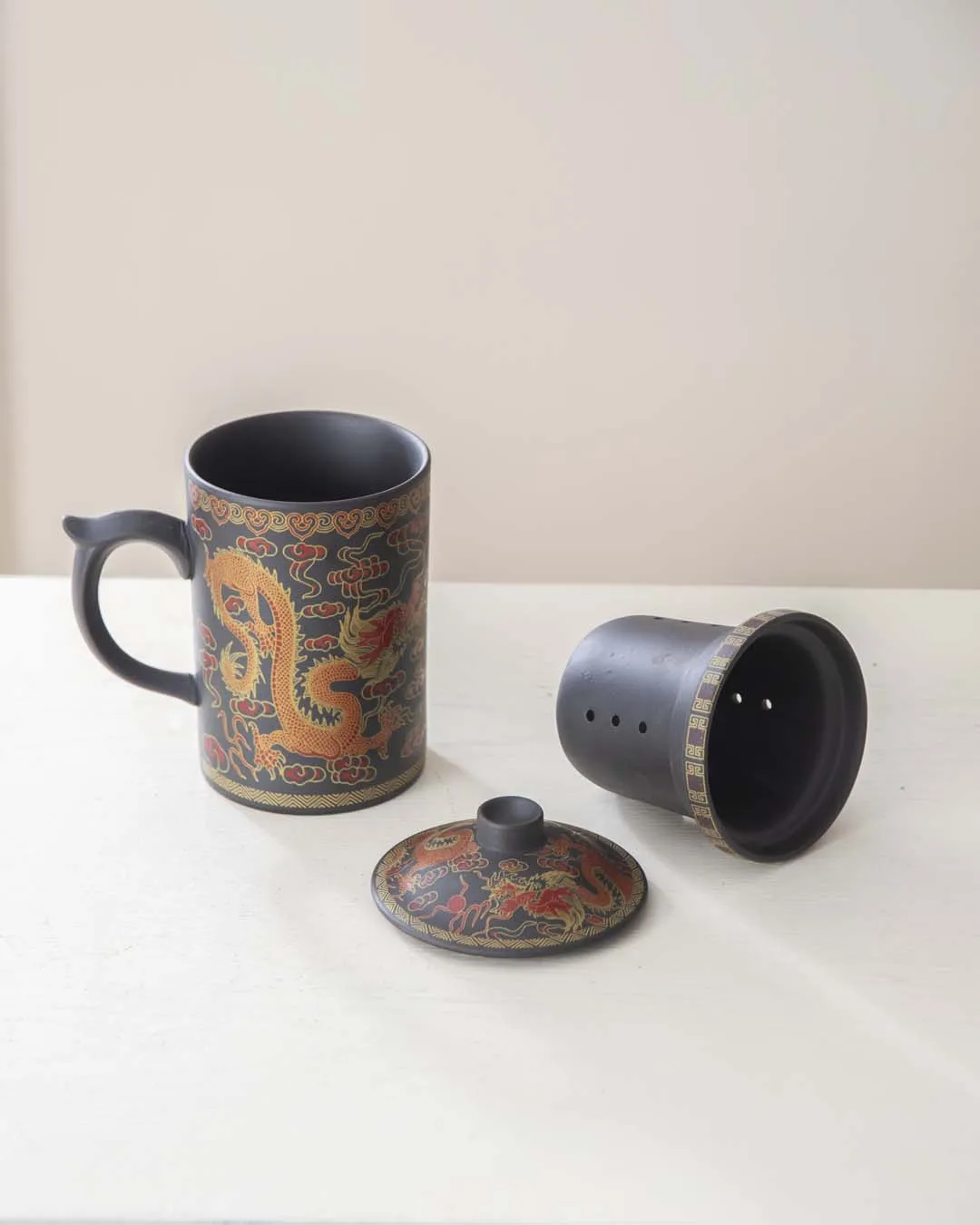 'Dragon' Stoneware Lidded Mug - Dark Brown