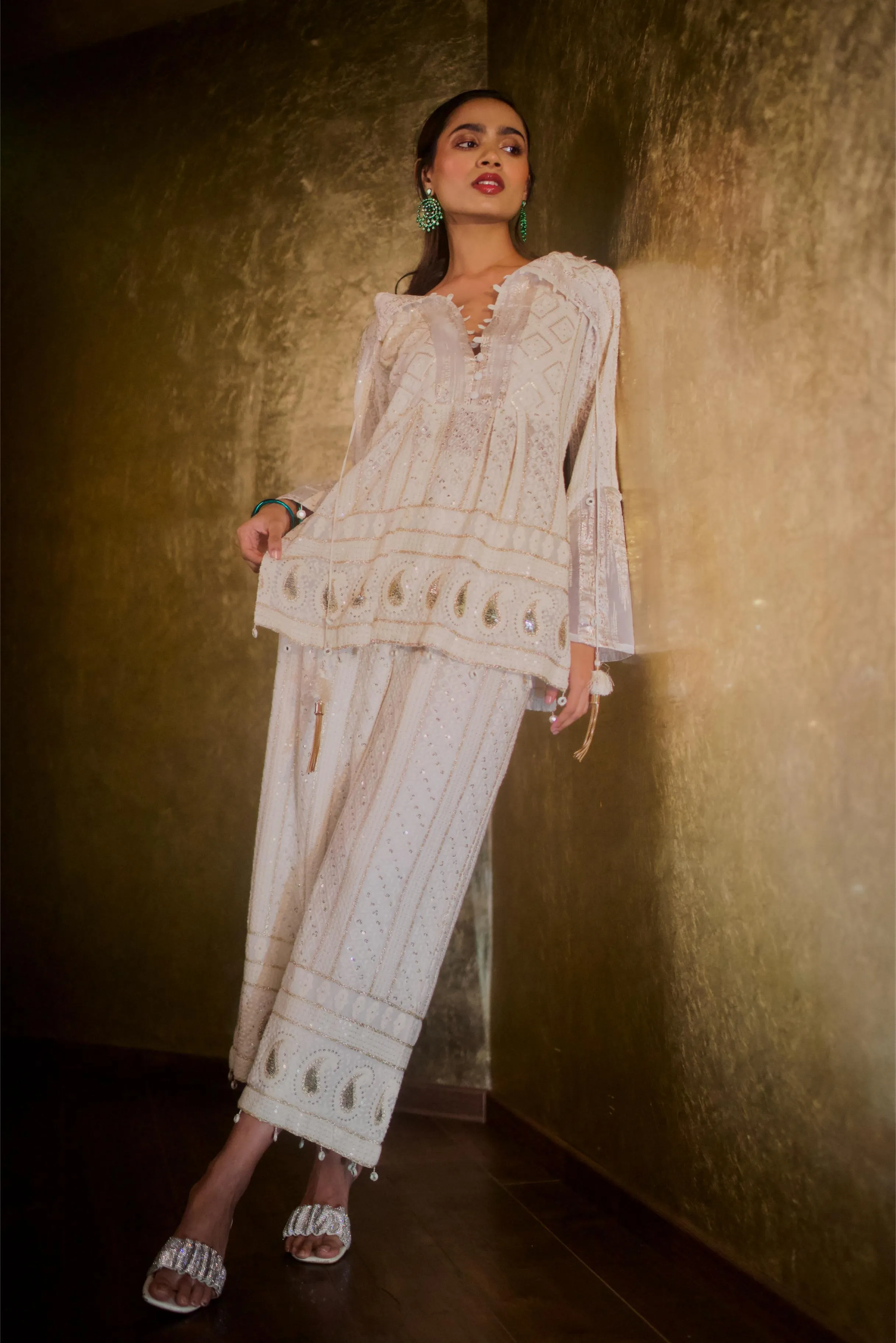 IVORY CHIKANKARI KURTI