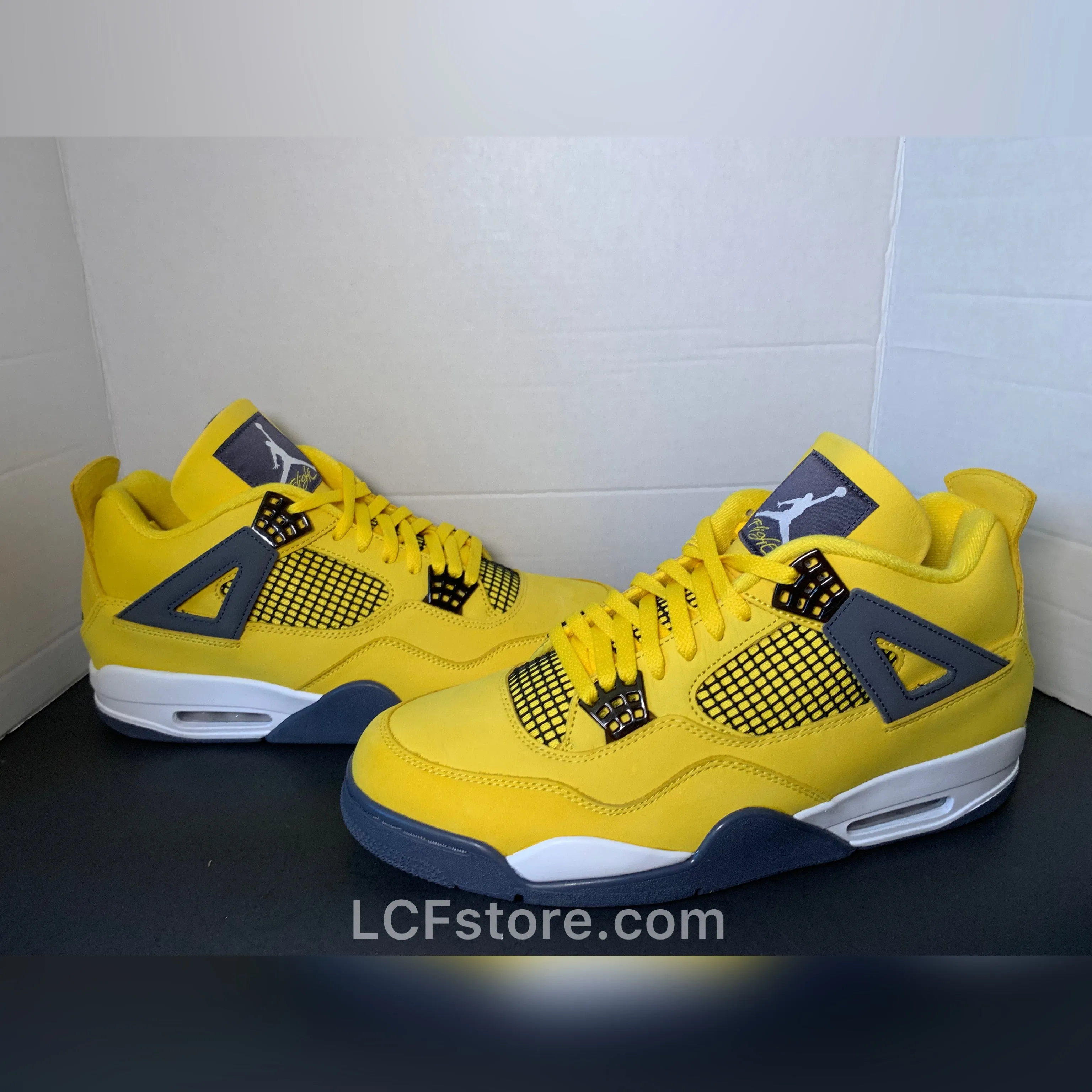 Nike Air Jordan 4 Retro "Lightning"