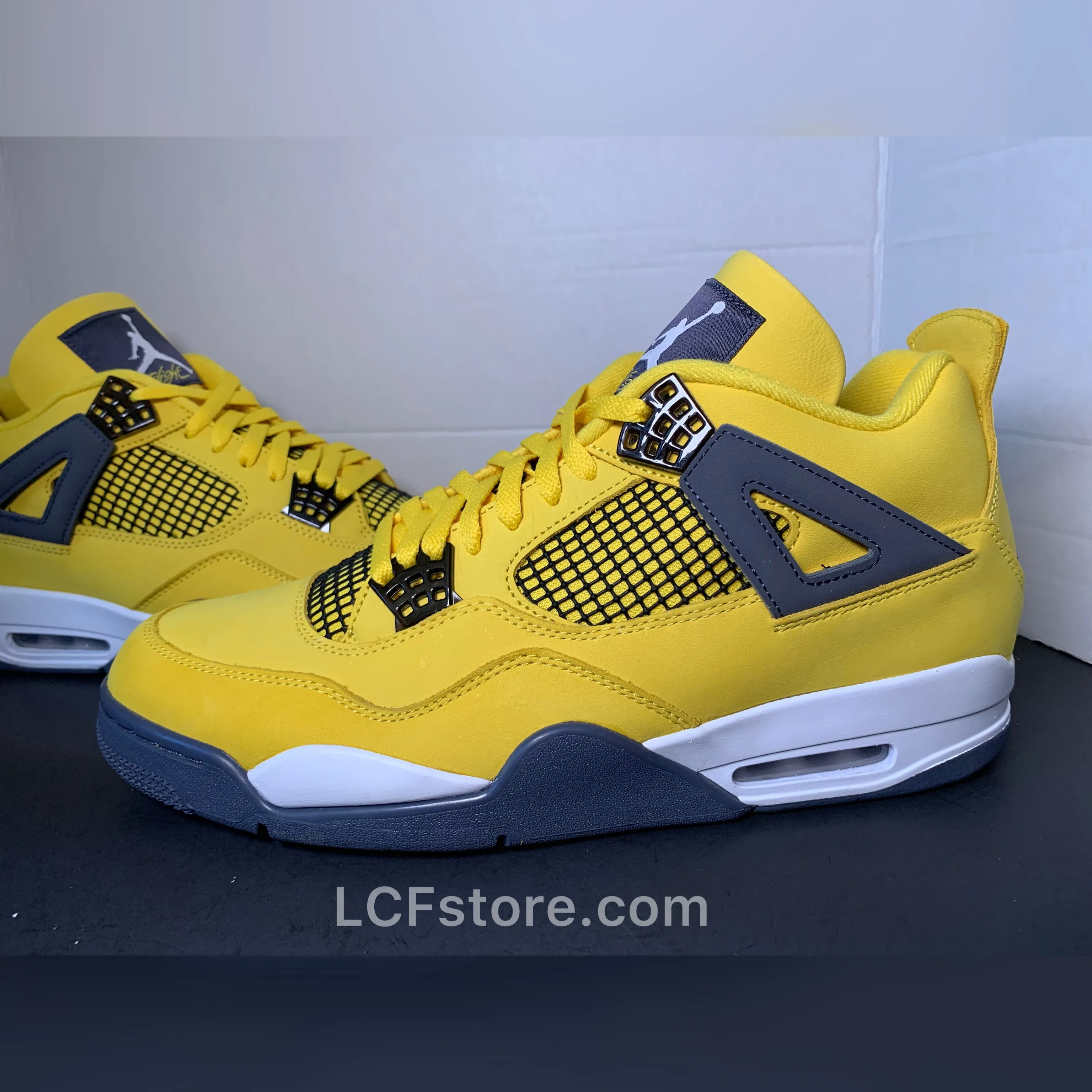 Nike Air Jordan 4 Retro "Lightning"
