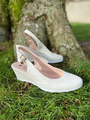 Slingback Wedge - Cream