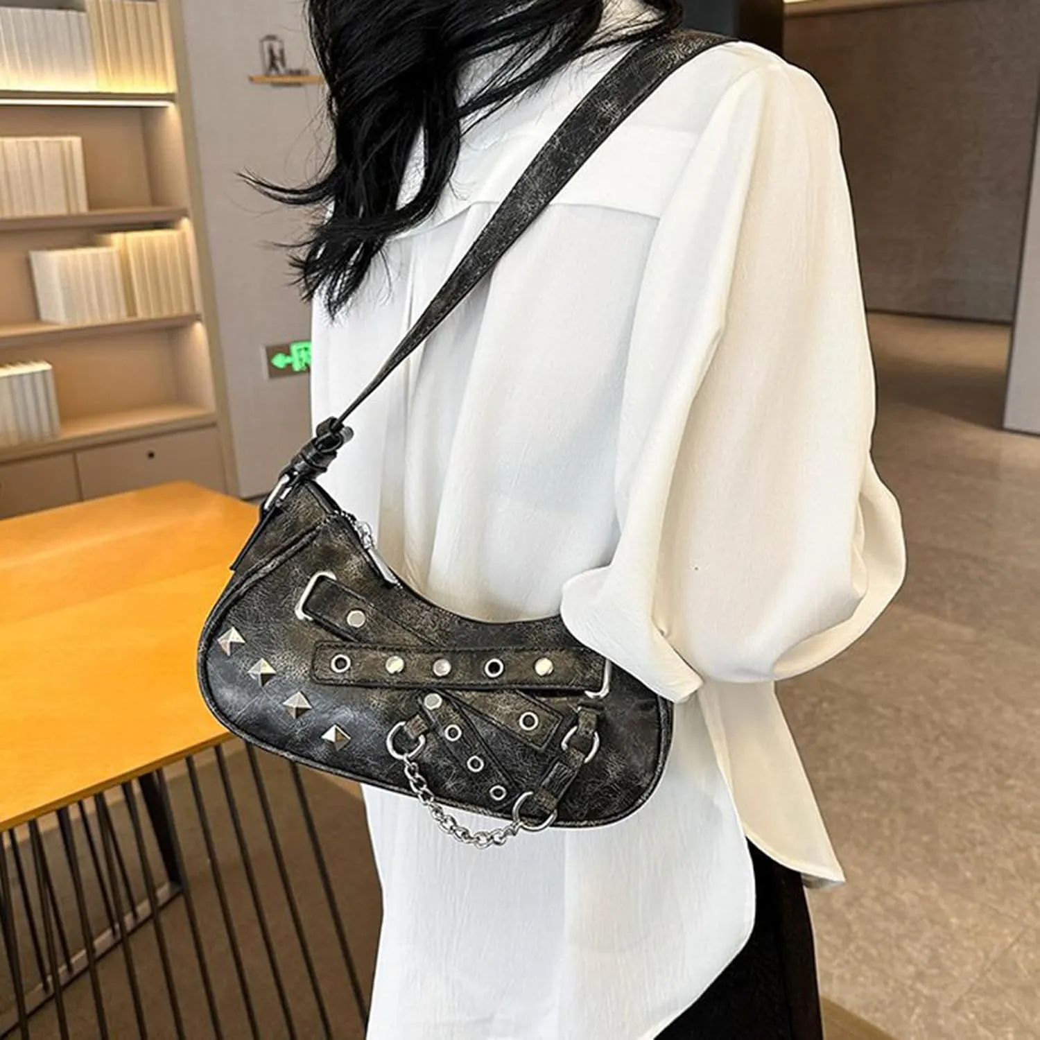 Vintage Inspired Shoulder Bag PU Leather Underarm Bags Rivet Handbag Casual Satchel Beach Handbags for Everyday Use