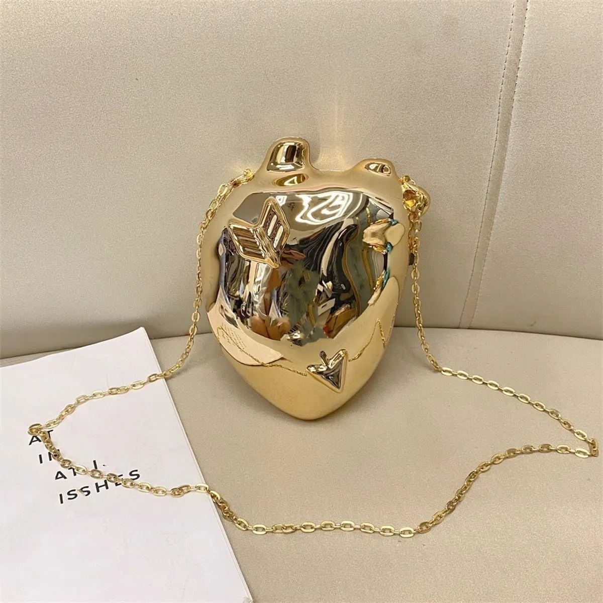 Women Heart Shaped Metallic Acrylic Clutch Unique Acrylic Purse Sparkly Handbag Fancy Evening Bags for Party Prom